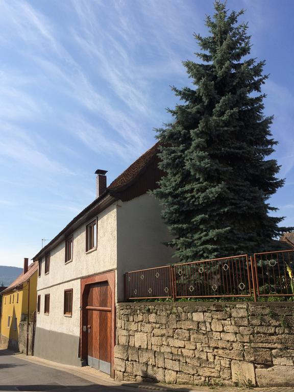3 Seiten Ferienwohnung Jena Rum bild